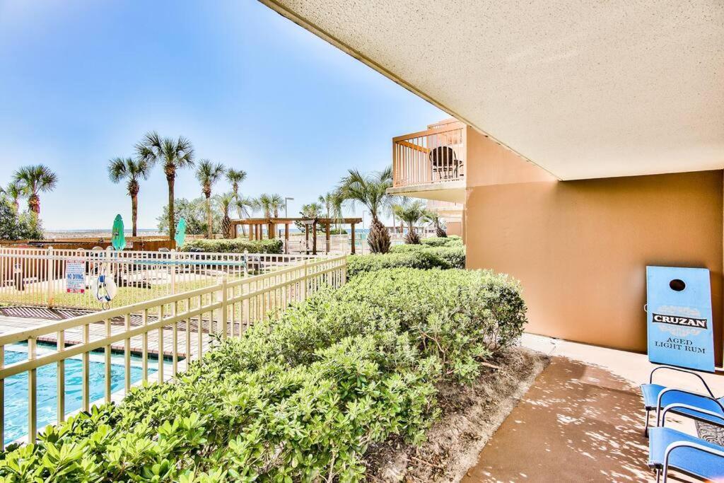 Pelican Beach Resort-Walkout Unit-On The Beach Дестін Екстер'єр фото
