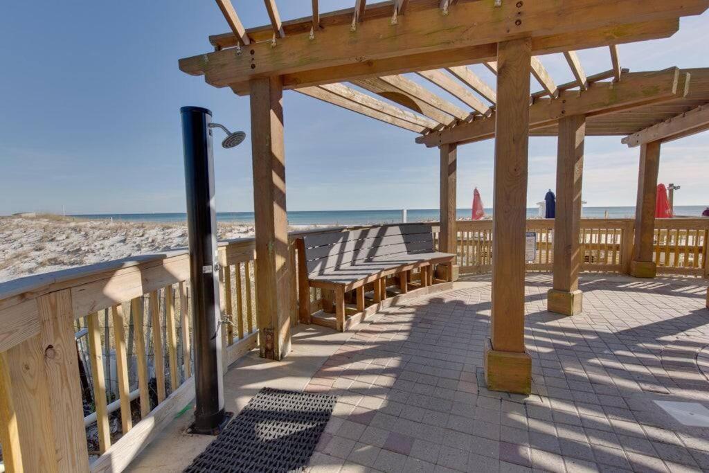 Pelican Beach Resort-Walkout Unit-On The Beach Дестін Екстер'єр фото