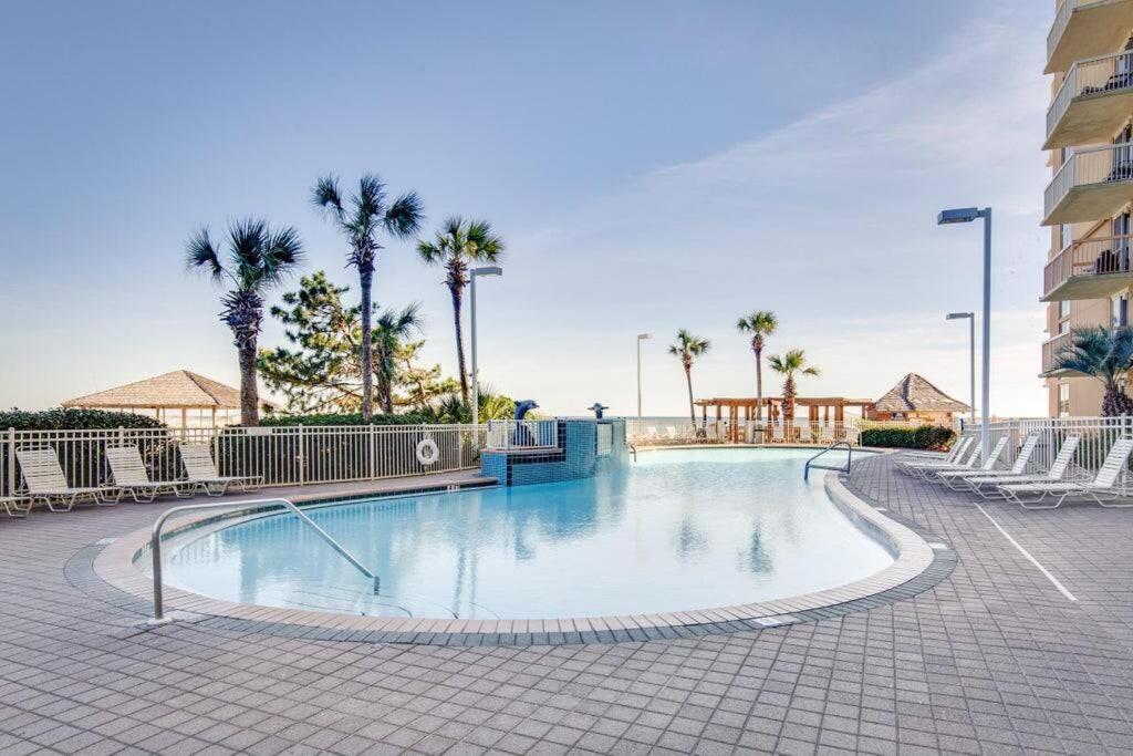 Pelican Beach Resort-Walkout Unit-On The Beach Дестін Екстер'єр фото